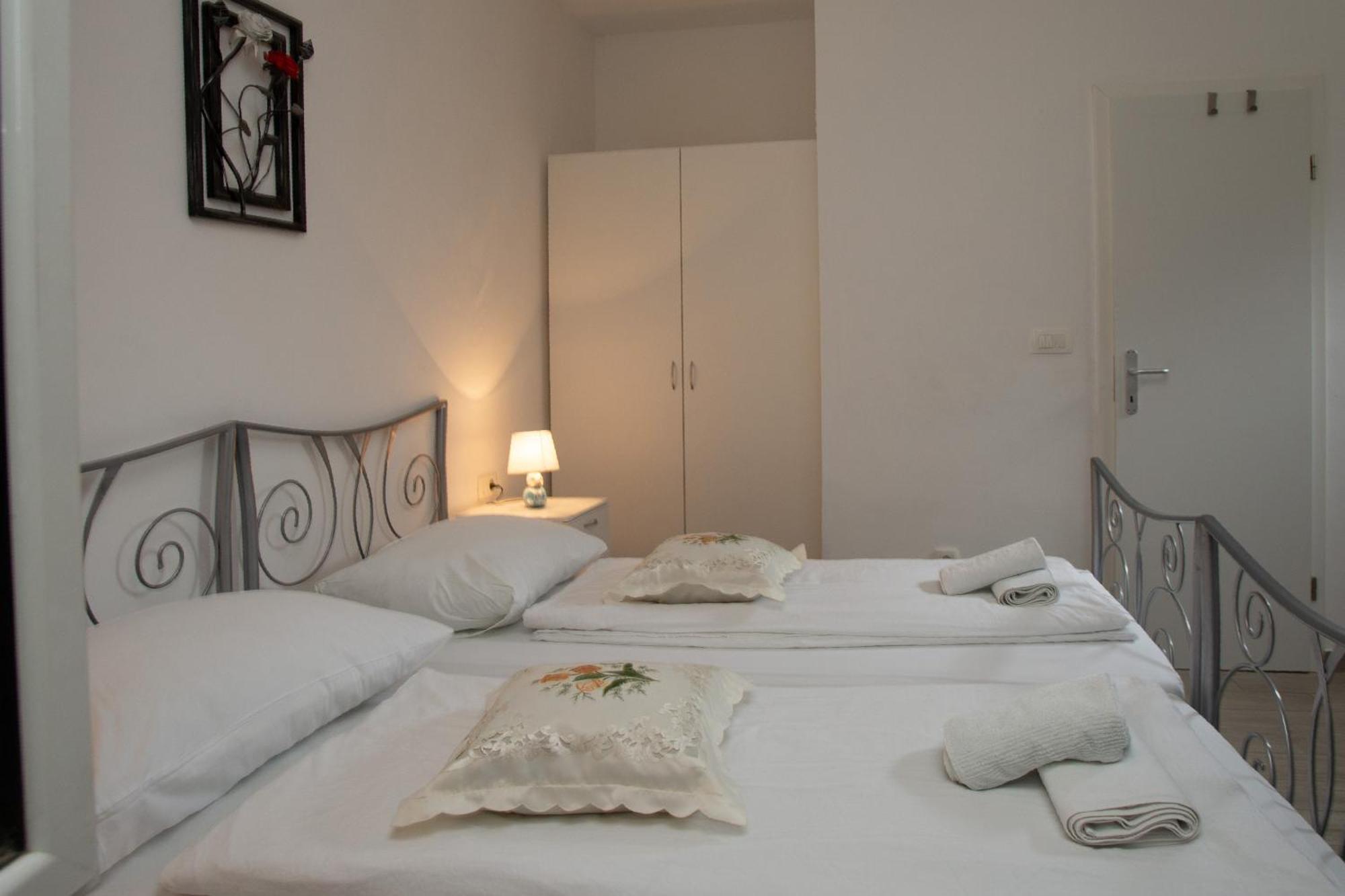 Downtown Spalato Private Rooms Esterno foto
